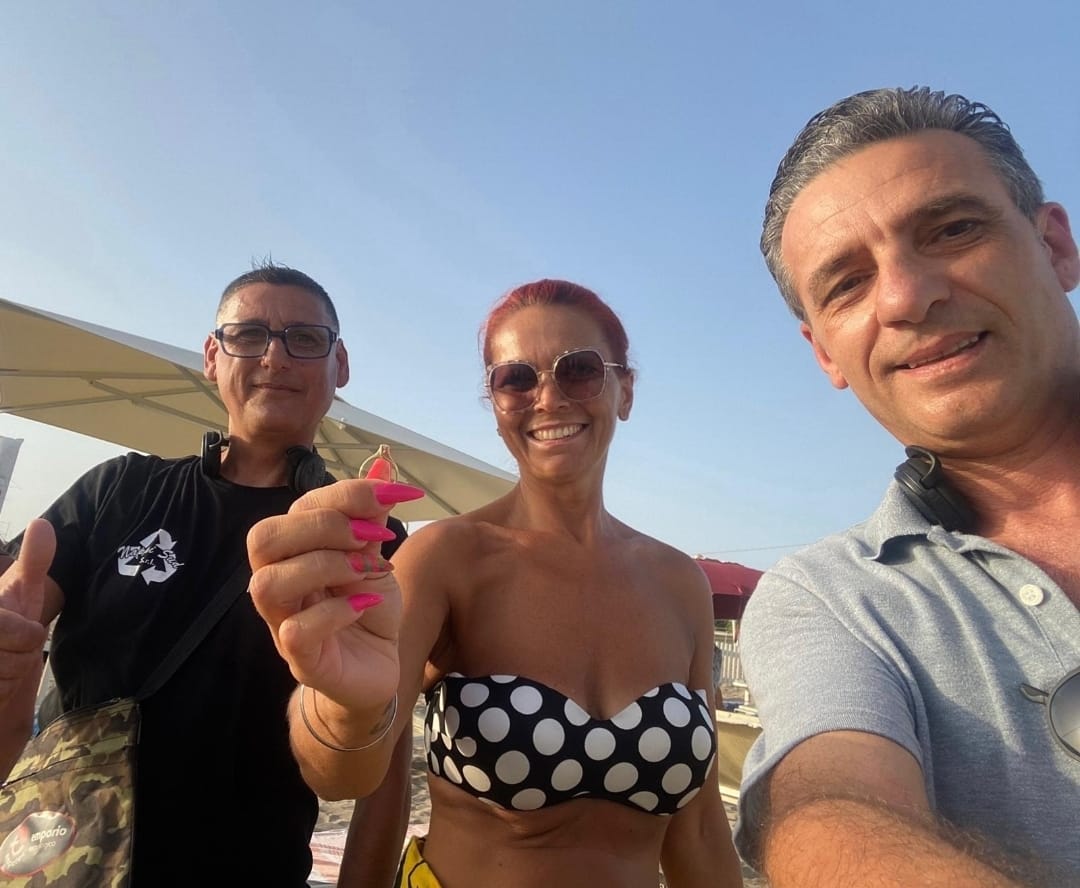 Ritrovamento fede nuziale in spiaggia nella Marina di Battipaglia in provincia di Salerno, grazie a nostri metal detector.